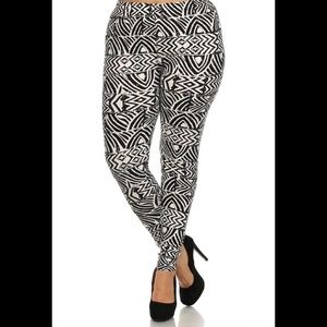 Plus size pattern legging BNWOT